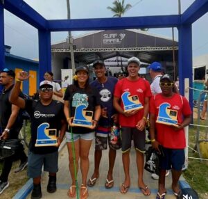 Surfistas baianos conquistam três pódios na Seletiva Mundial de Parasurf com apoio do Governo do Estado